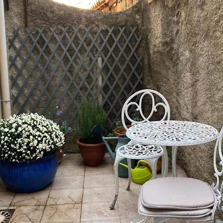 Maison & Village - French * Quarante